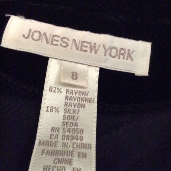 Pretty JNY Black Velvet Short Sleeve Blouse Size 8 - Picture 8 of 13